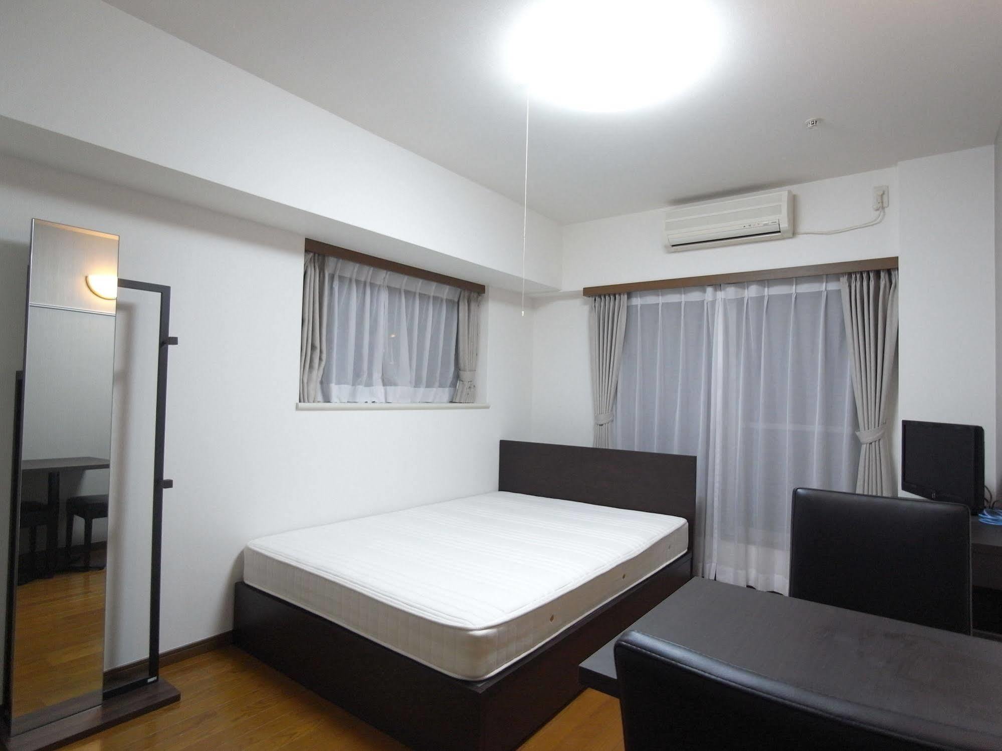 Palace Studio Shinjuku Parkside Präfektur Tokio Exterior foto